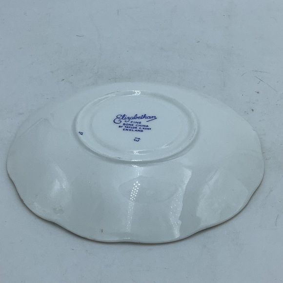 Taylor and Kent England Elizabethan Fine Bone China Teacup and Saucer - Picture 10 of 13